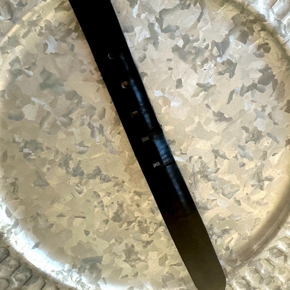 Gucci G Black Belt- 42” X 1” overall- The smallest hole makes it a 34” Waist! - Picture 8 of 10